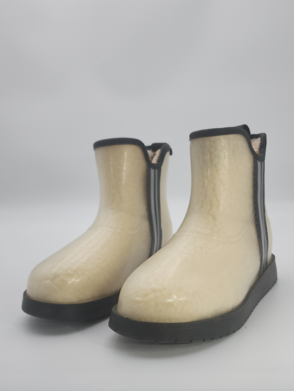 TIME&TRU WOMEN'S CREAM BLACK CLEAR FAUX SHERPA WINTER BOOTS SIZE 6